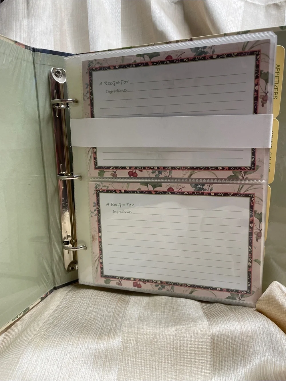 Gibson Botanical Recipe Organizer in Cream and Green NWT